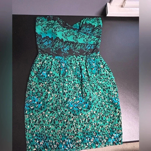 Silk Green Animal Print Mini Dress Women’s Medium Strapless‎ Pockets Party - Picture 13 of 16